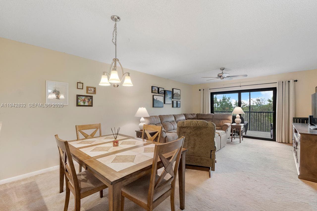 2200 S Cypress Bend Dr 406 photo 2