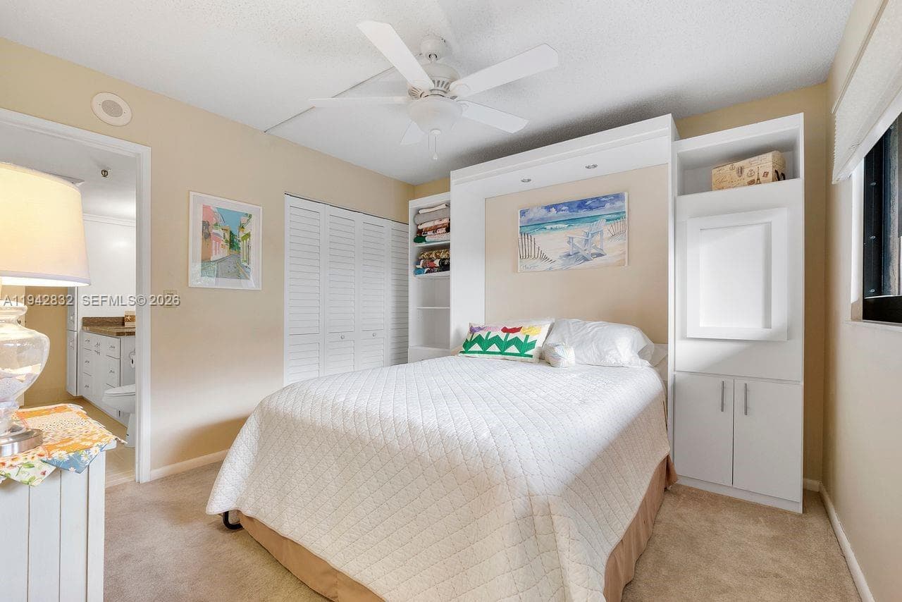 2200 S Cypress Bend Dr 406 photo 8