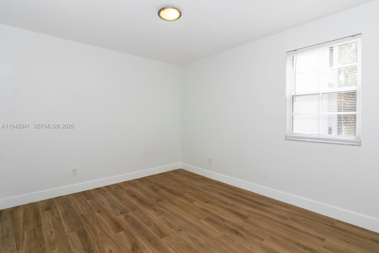 3215 NE 184th St 14301 photo 23