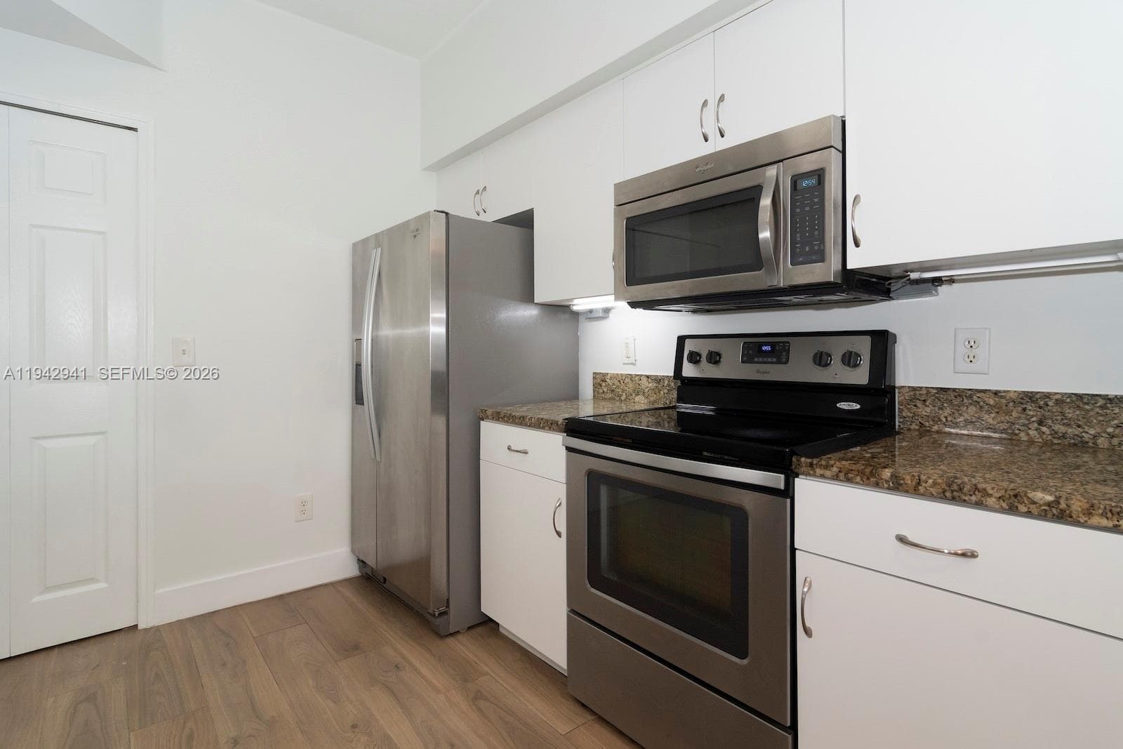 3215 NE 184th St 14301 photo 9