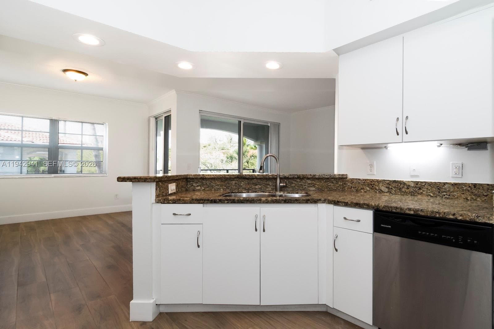 3215 NE 184th St 14301 photo 10