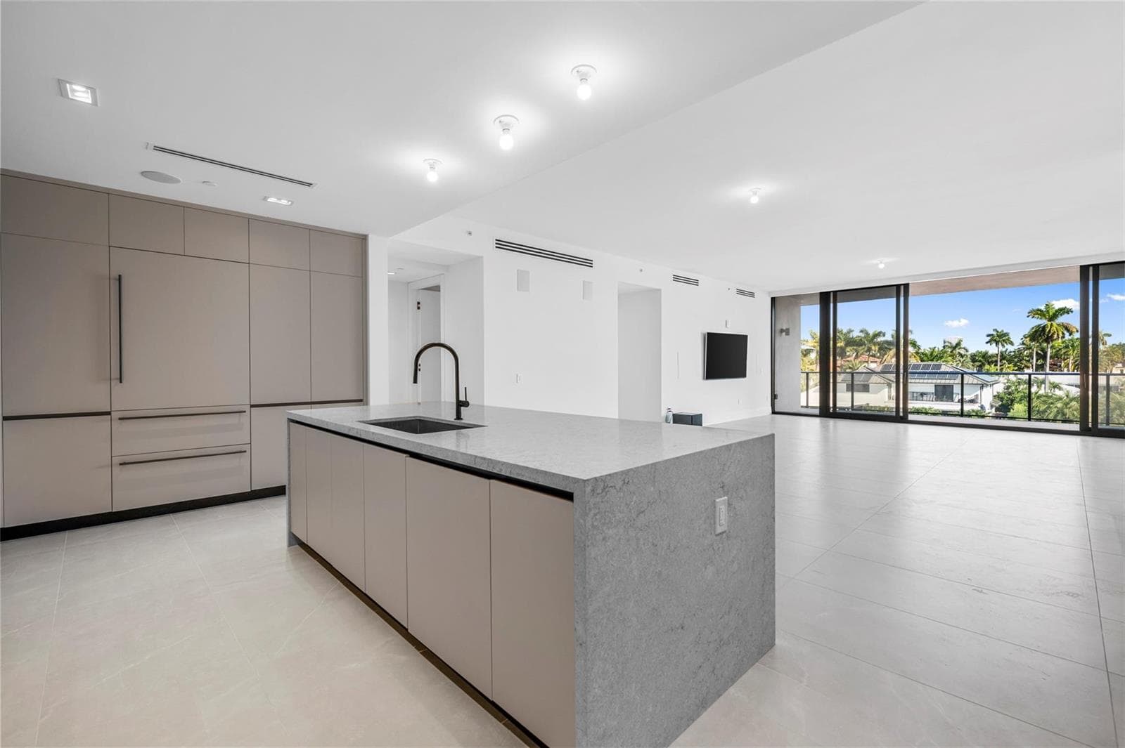 160 Isle Of Venice Drive 302 photo 6