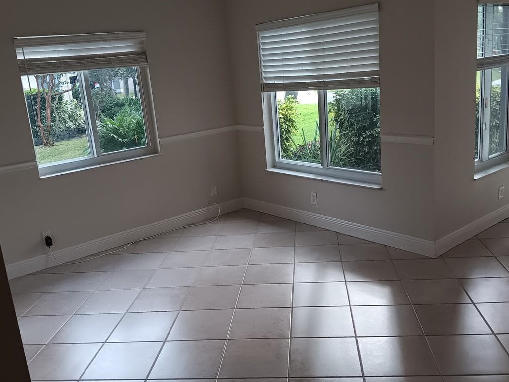 1306 SW 44th Terrace photo 2