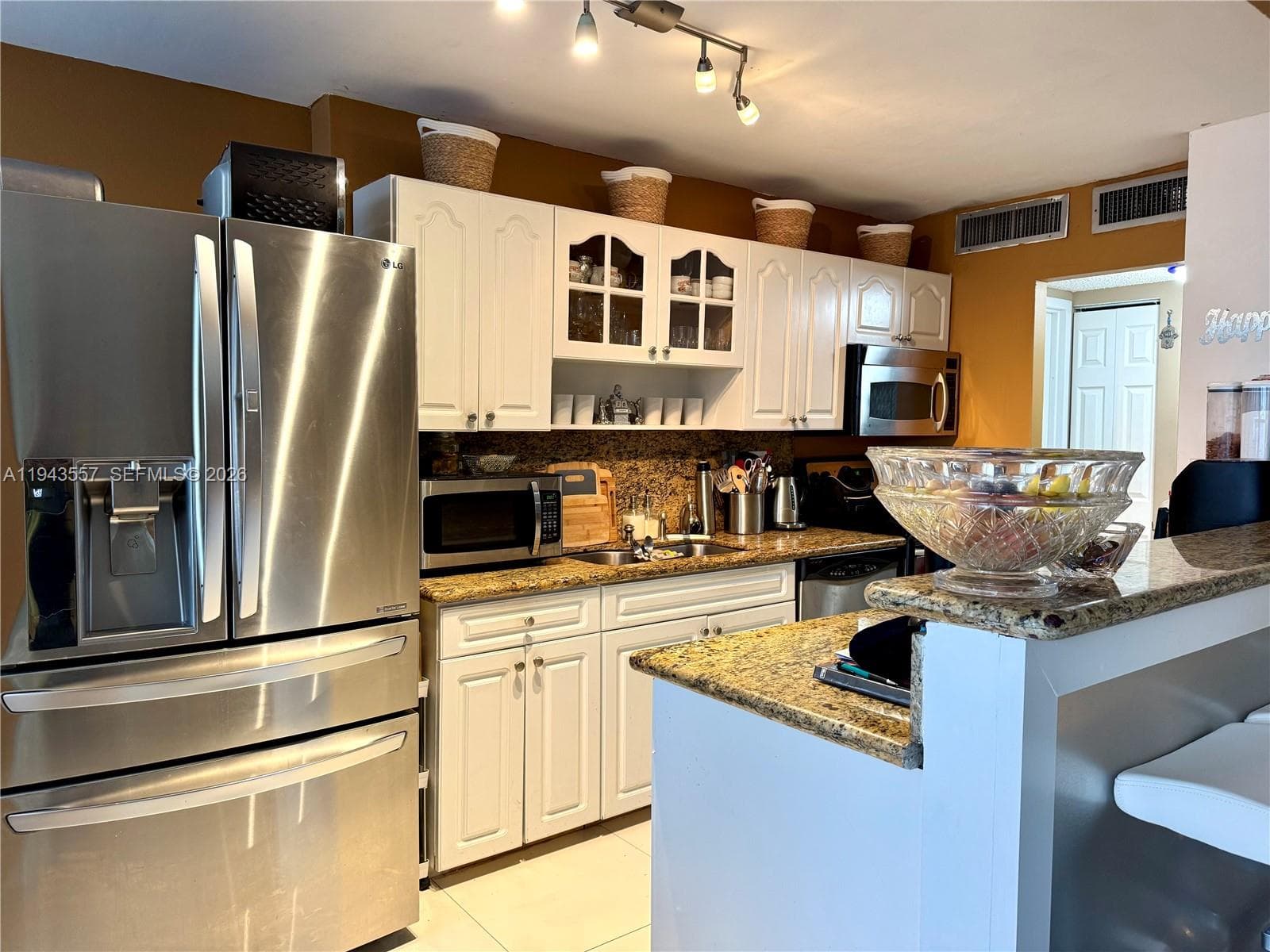 301 174th St 2201 photo 18