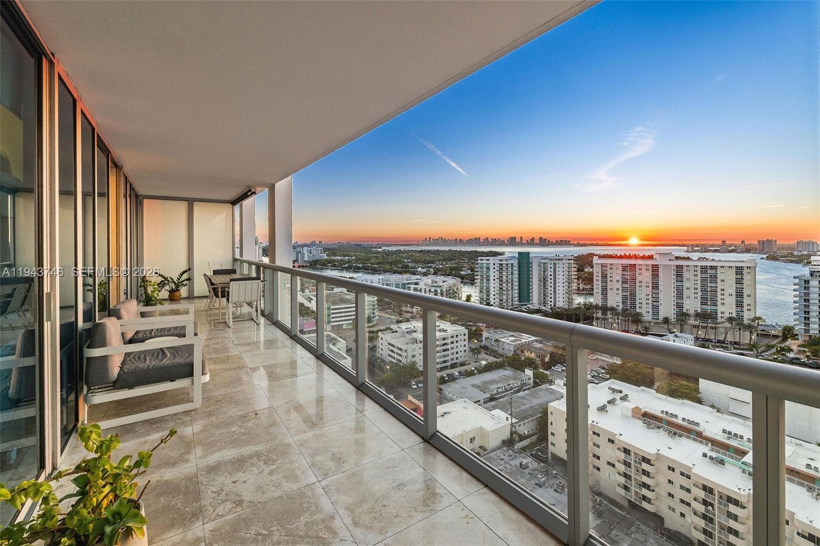 6799 Collins Ave CPH06 photo 2