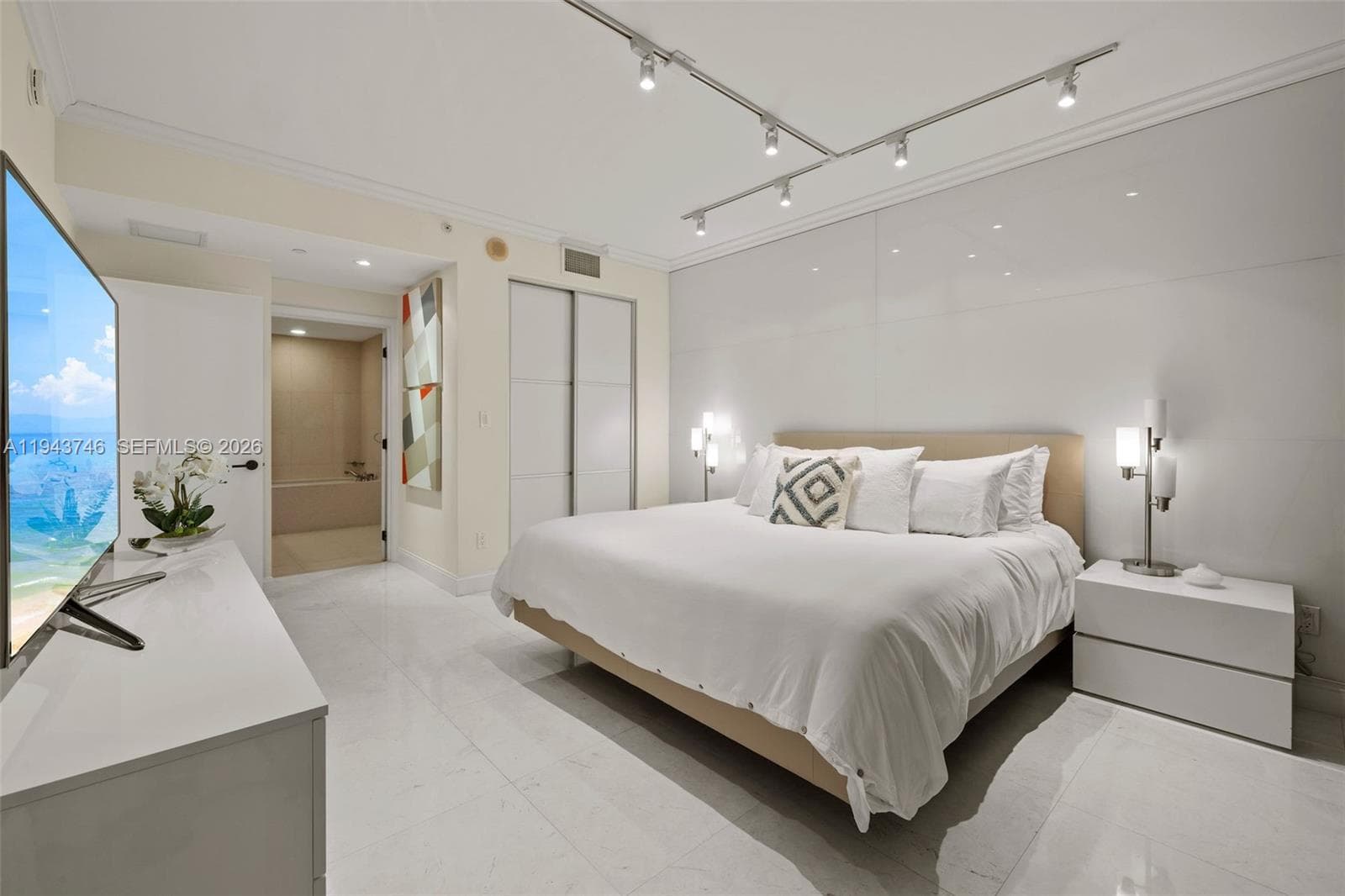 6799 Collins Ave CPH06 photo 12