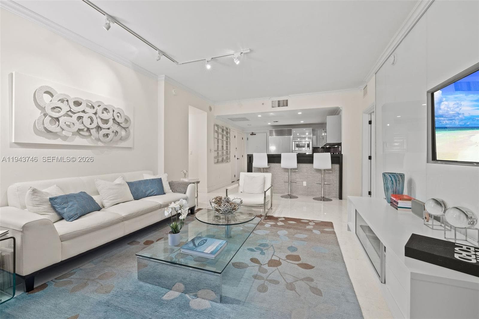 6799 Collins Ave CPH06 photo 8