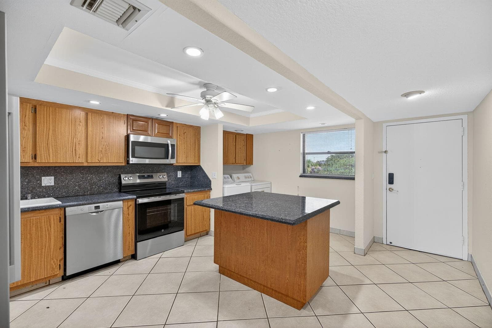 1030 Us Highway 1 413 photo 6