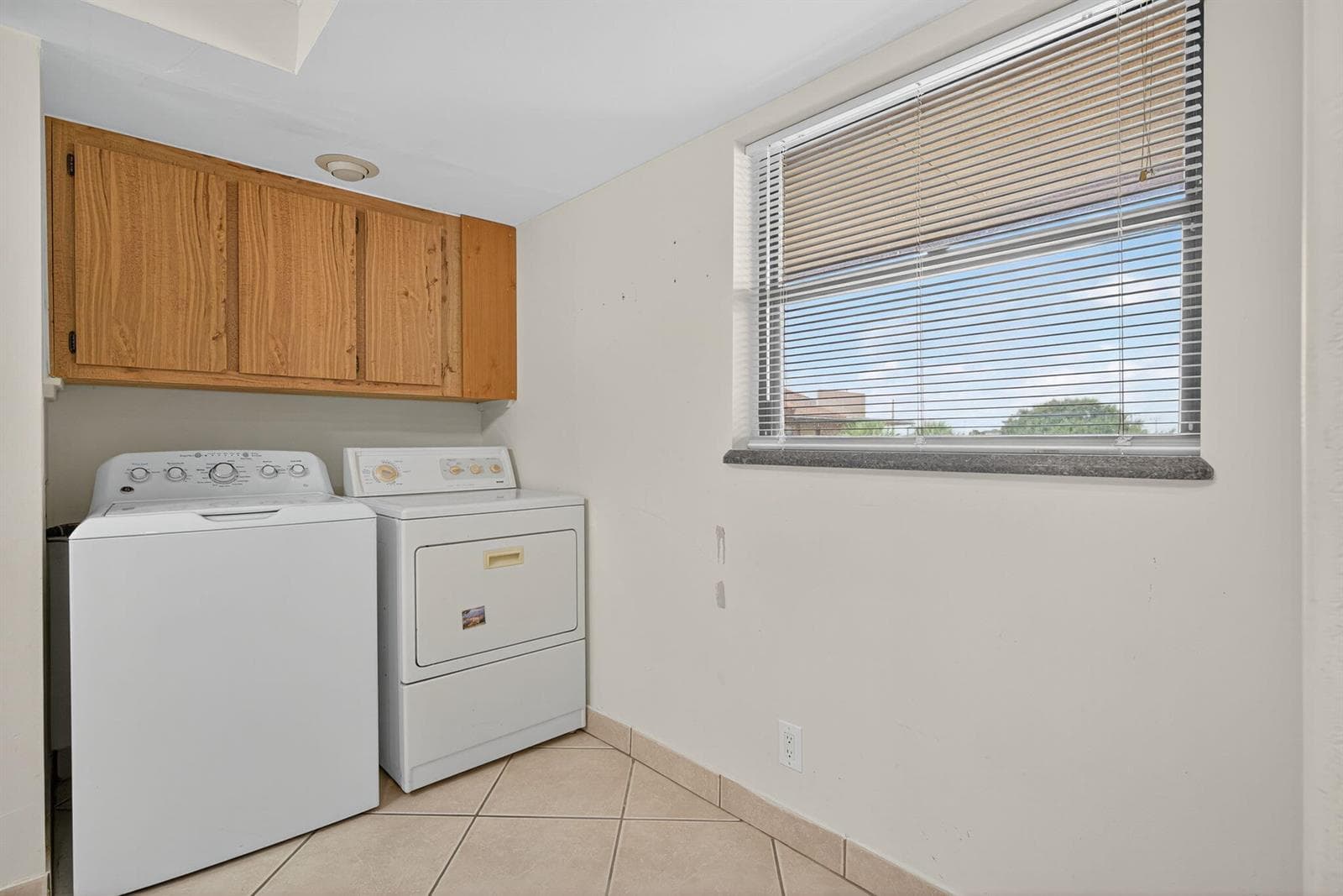 1030 Us Highway 1 413 photo 8