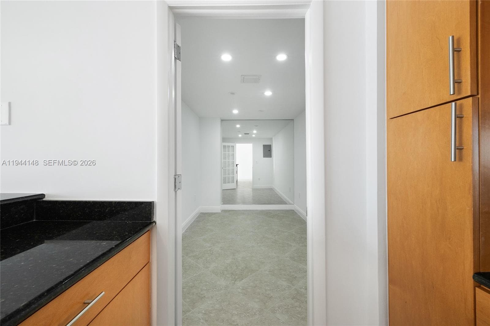 10350 W Bay Harbor Dr 9N photo 6