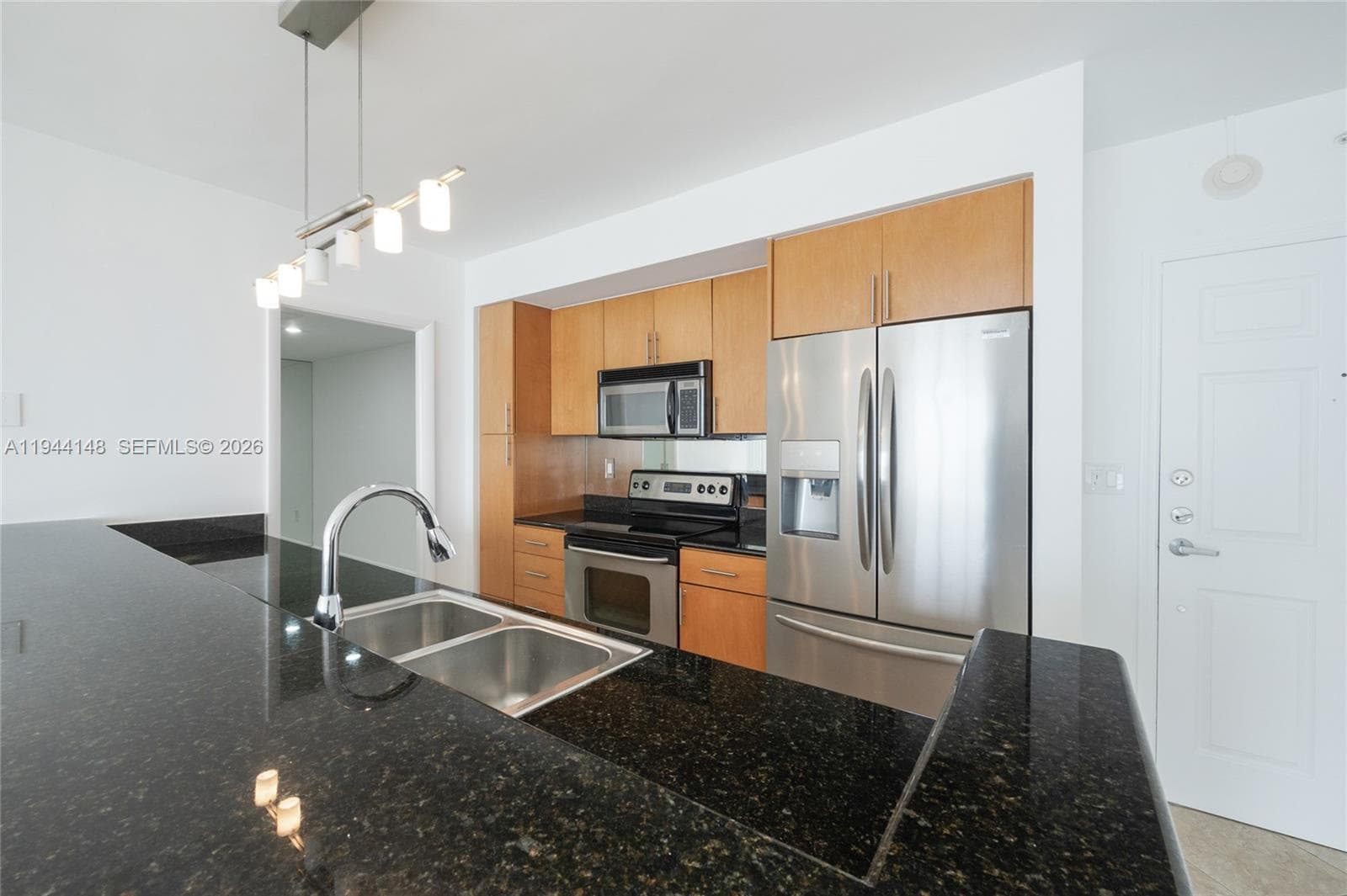 10350 W Bay Harbor Dr 9N photo 4