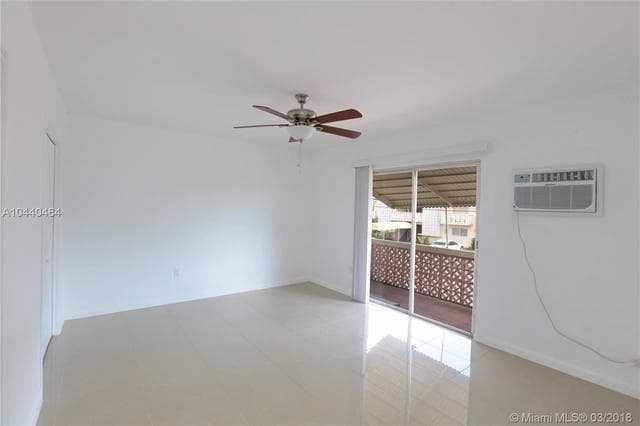 1820 Venice Park Drive 205 photo 6