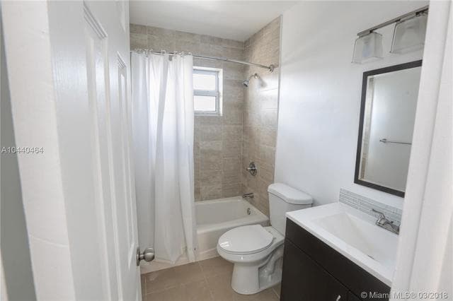 1820 Venice Park Drive 205 photo 7