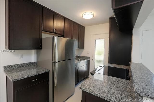 1820 Venice Park Drive 205 photo 3
