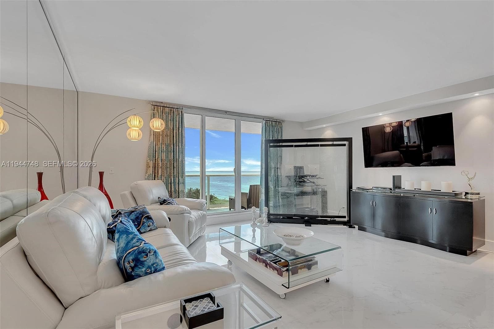 2301 Collins Ave 810 photo 9