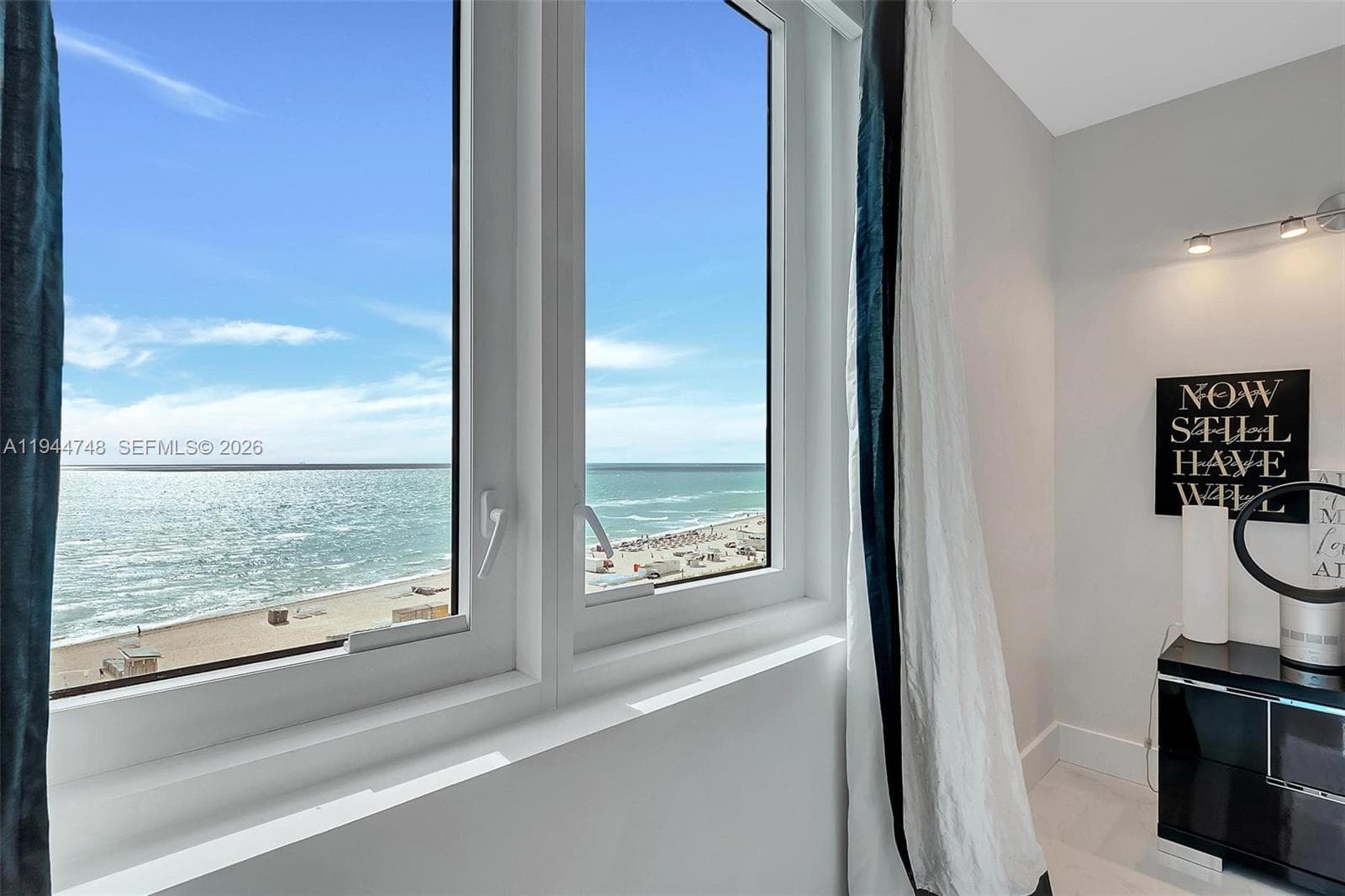 2301 Collins Ave 810 photo 18