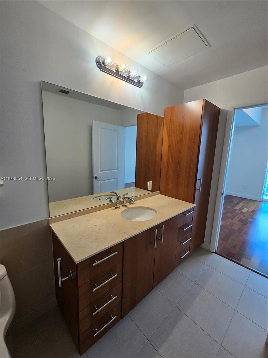 1945 S Ocean Dr 1405 photo 6