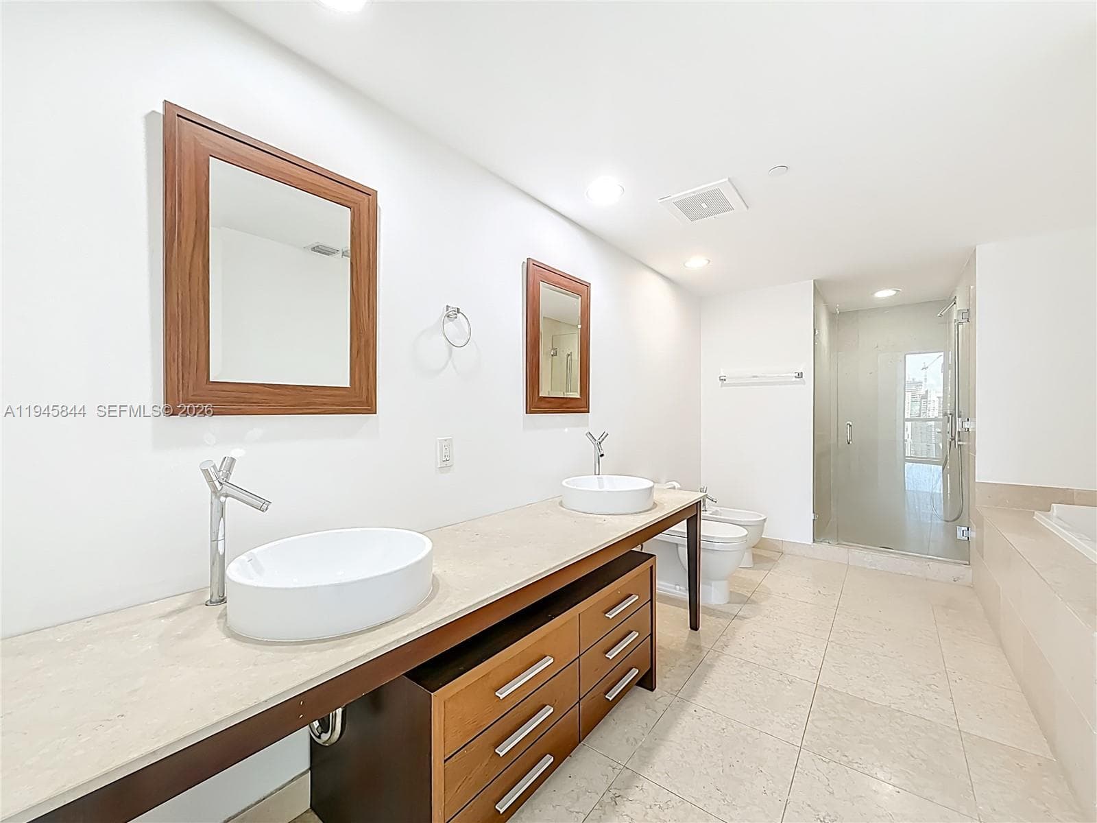 475 Brickell Ave 4215 photo 21