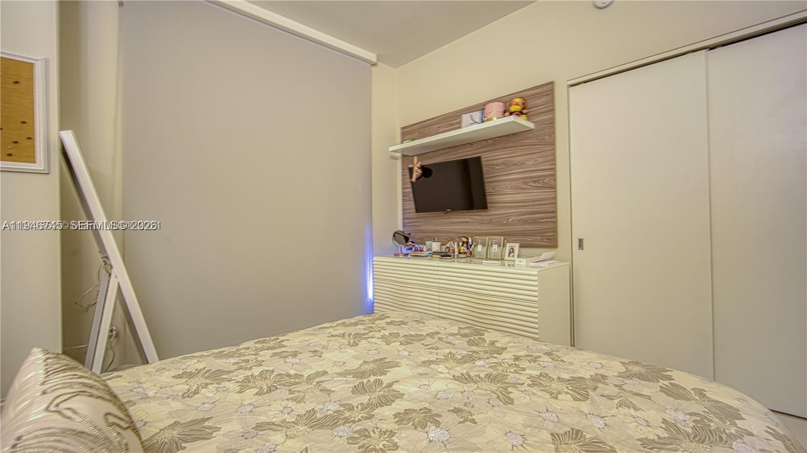 16385 Biscayne Blvd 1415 photo 13