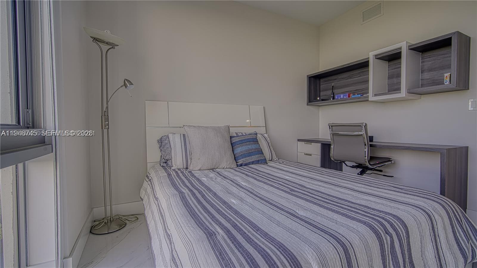 16385 Biscayne Blvd 1415 photo 24