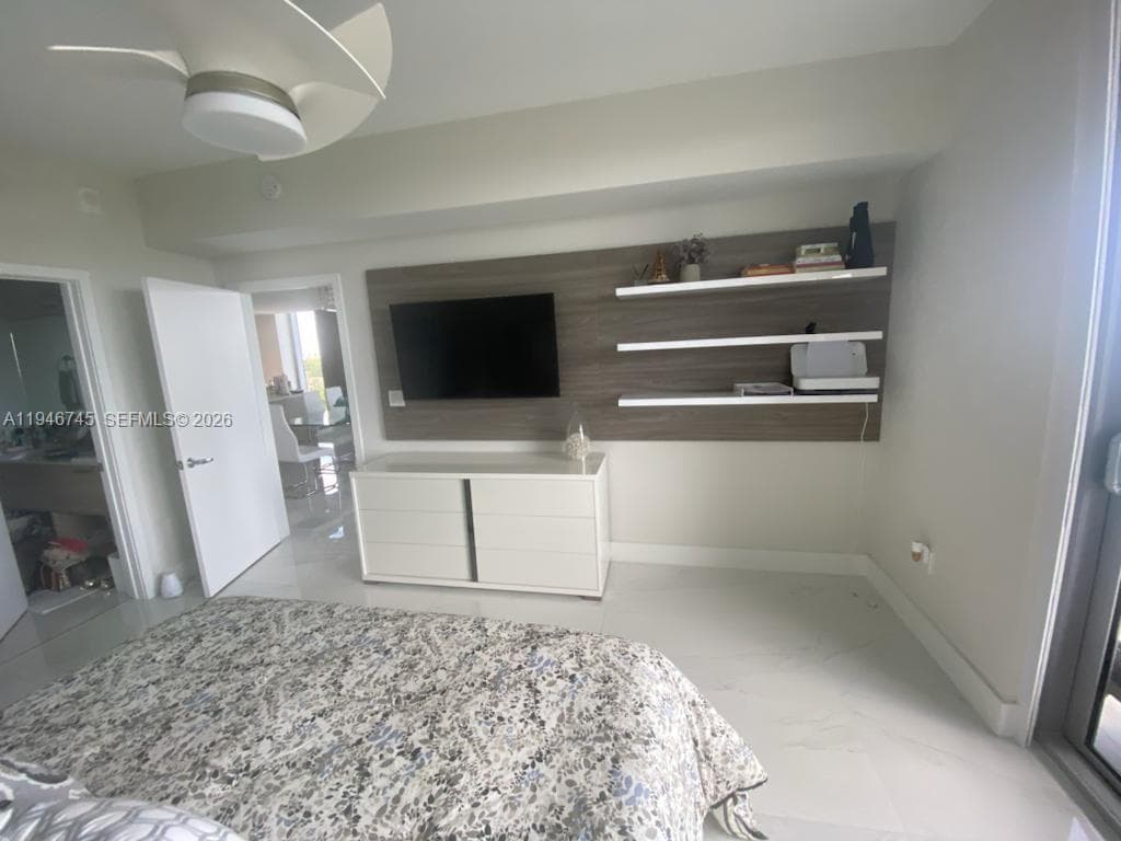 16385 Biscayne Blvd 1415 photo 19
