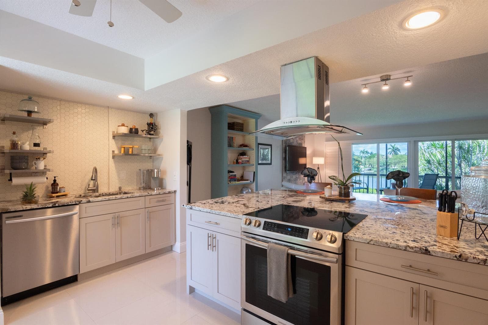 9130 SE Riverfront Terrace L photo 9
