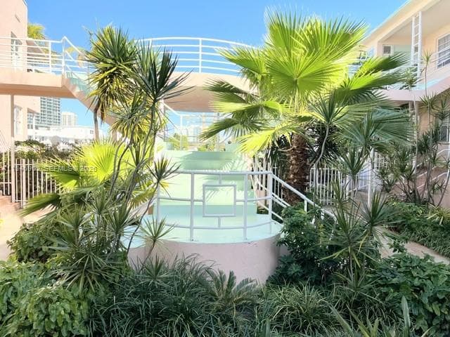 6881 Bay Dr 1 photo 1