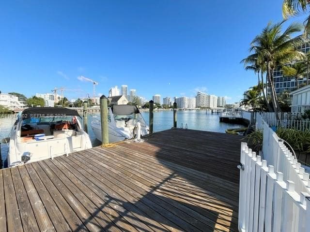 6881 Bay Dr 1 photo 4
