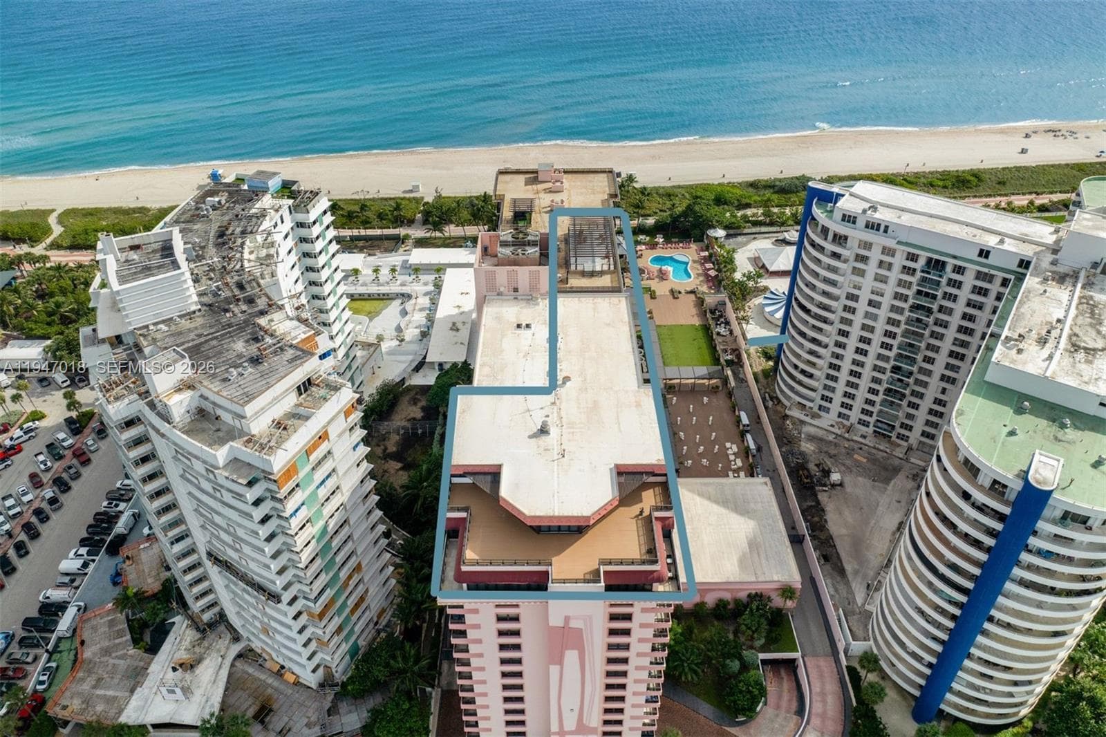 5225 Collins Ave PH8 photo 2
