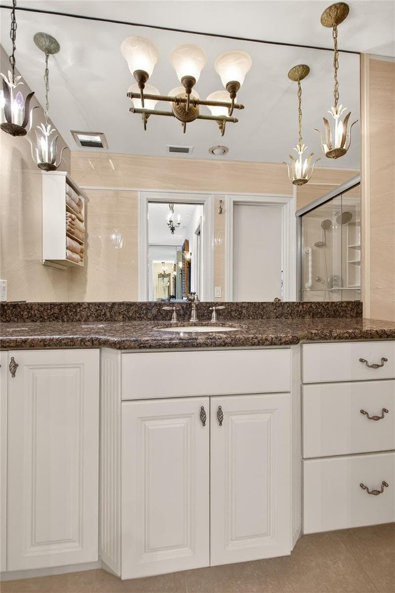 1001 N Riverside Drive 305 photo 23