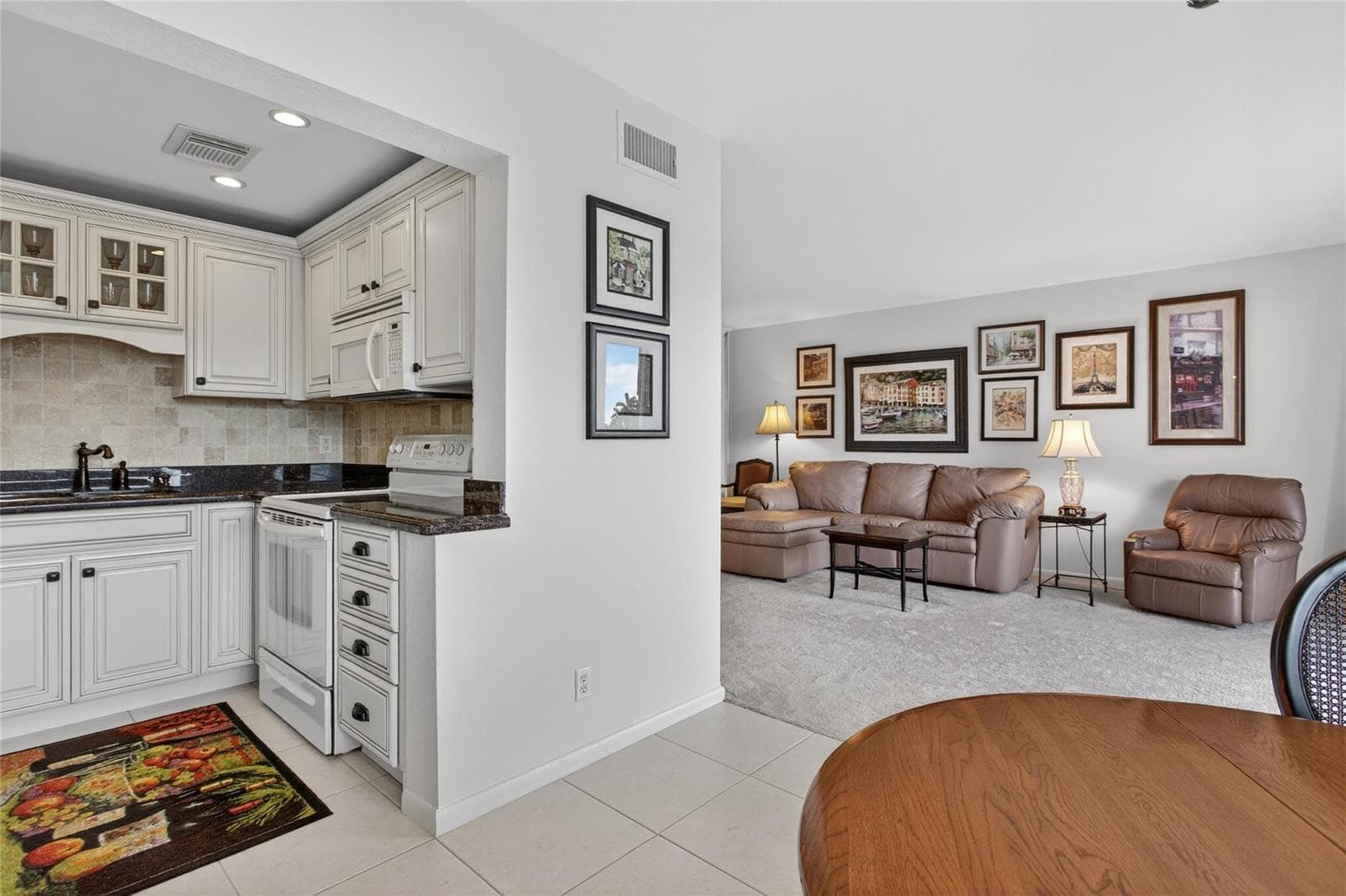 1001 N Riverside Drive 305 photo 16