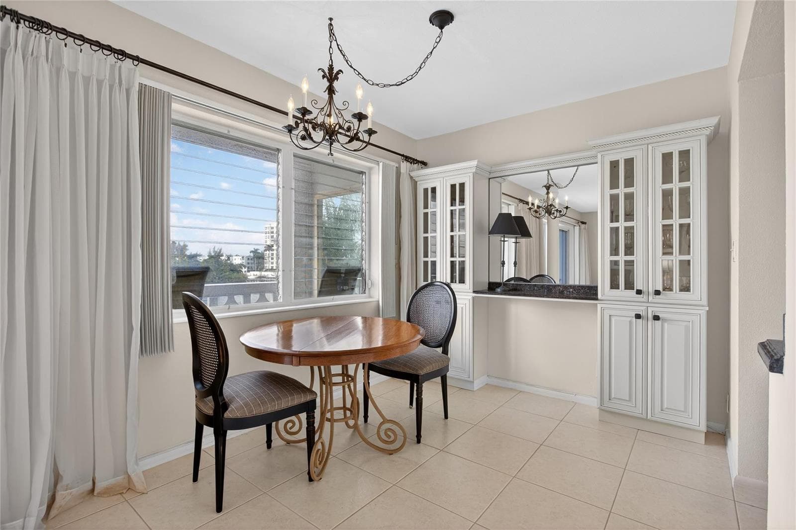 1001 N Riverside Drive 305 photo 14