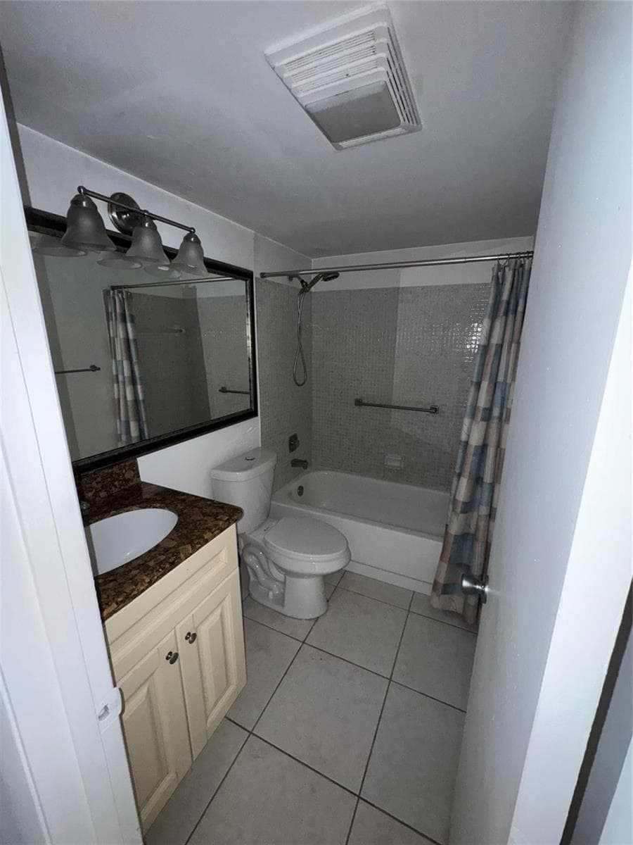 295 Newport T 295 photo 11