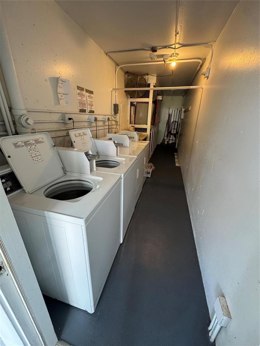 295 Newport T 295 photo 21