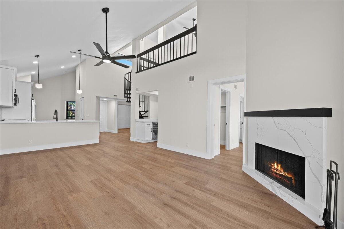 144 Bay Colony Drive N Penthouse photo 1
