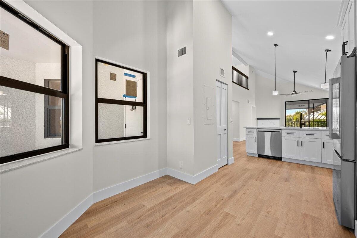 144 Bay Colony Drive N Penthouse photo 5