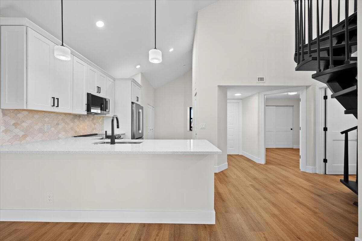 144 Bay Colony Drive N Penthouse photo 8