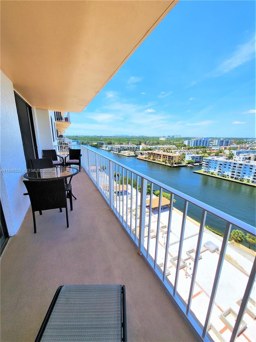 290 174th St 1607 photo 11