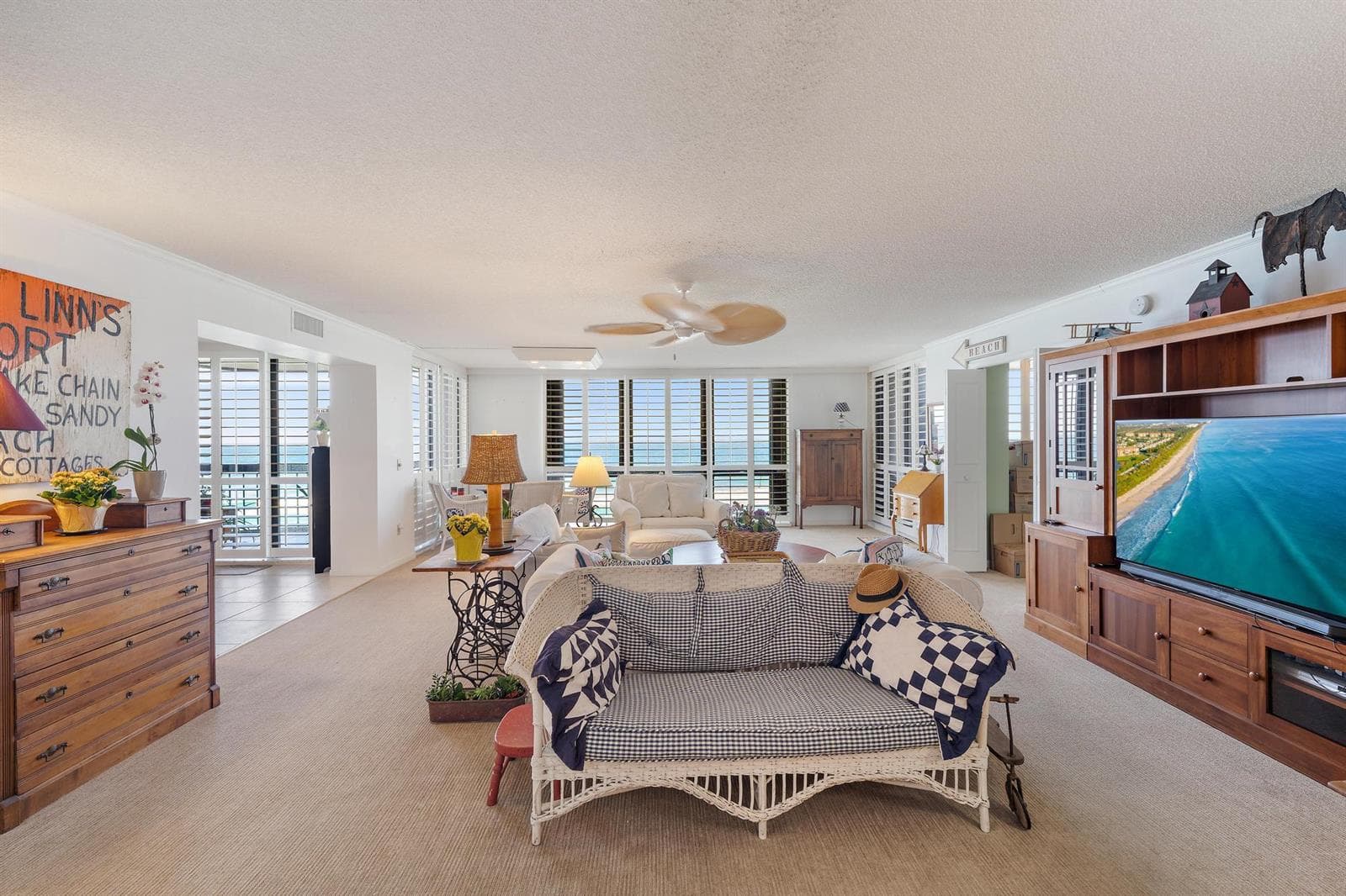 5380 N Ocean Drive 6d photo 2