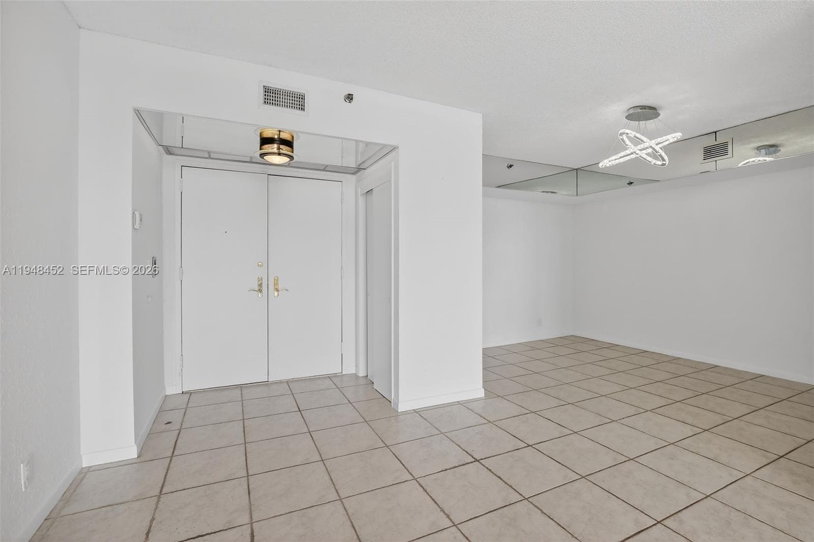 20281 E Country Club Dr 405 photo 7