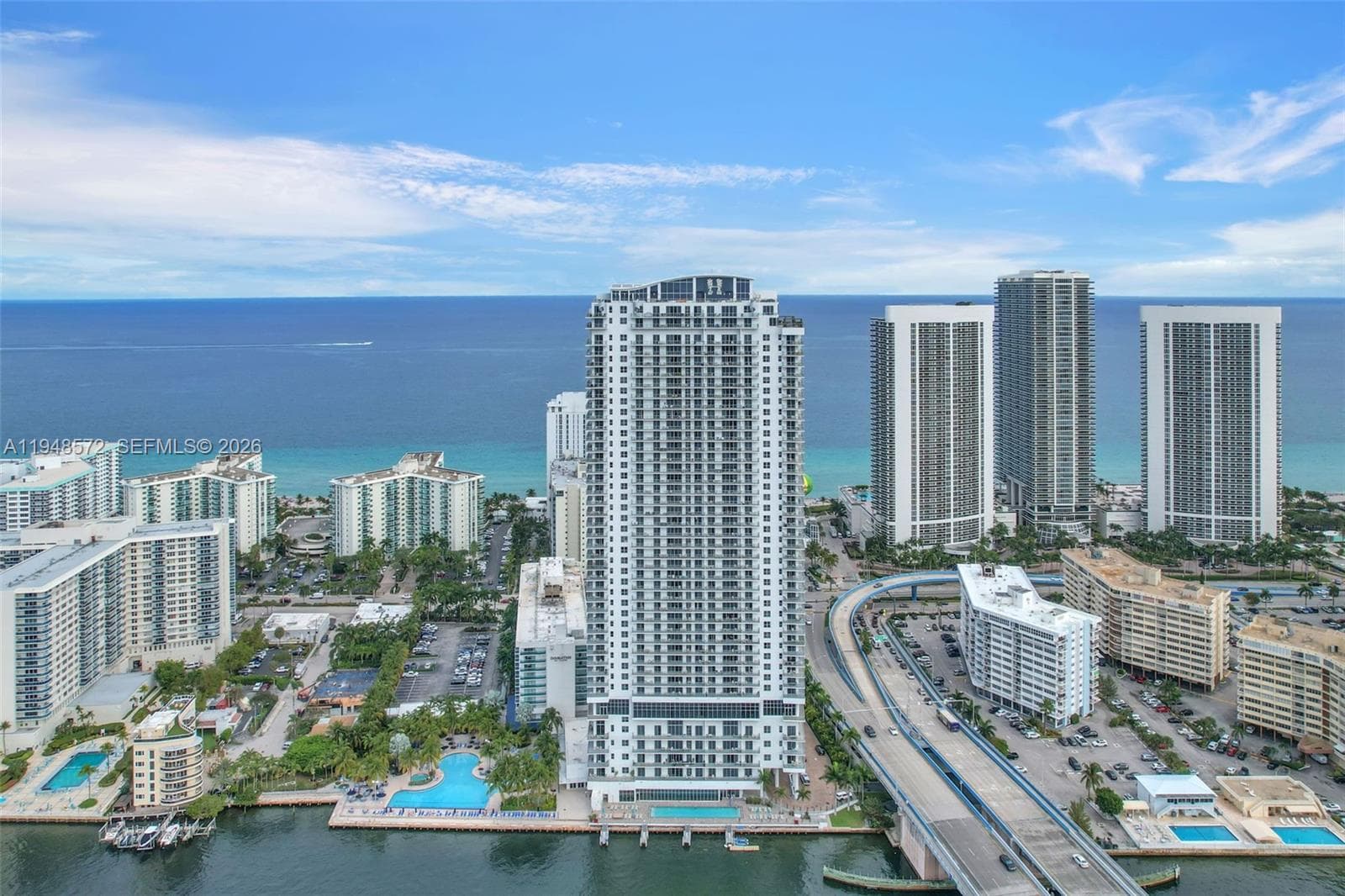 4010 S Ocean Dr R701 photo 2