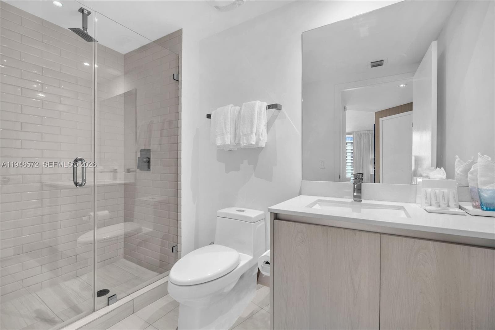 4010 S Ocean Dr R701 photo 24