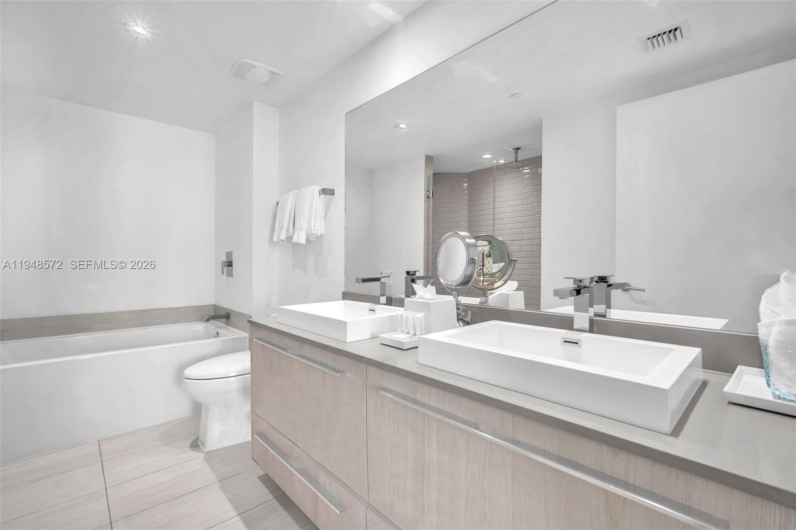 4010 S Ocean Dr R701 photo 25