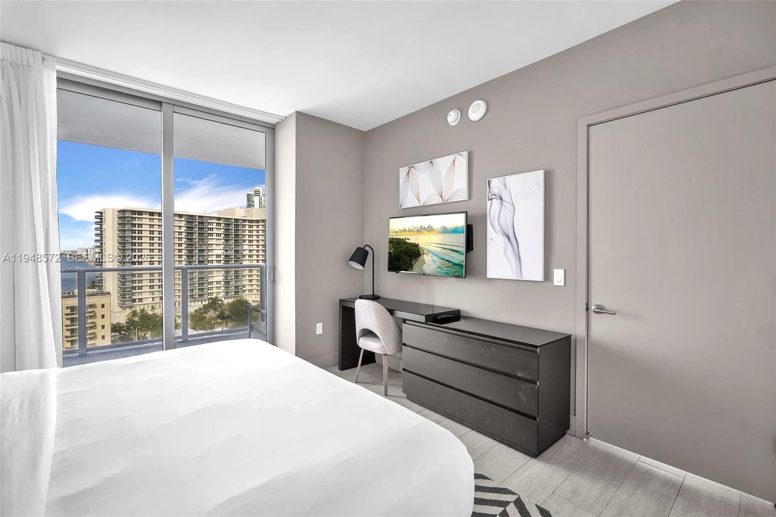 4010 S Ocean Dr R701 photo 21