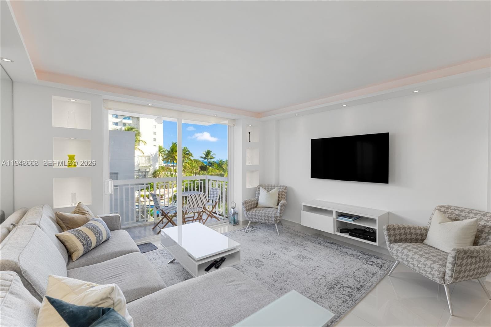 401 Ocean Dr 421 photo 2