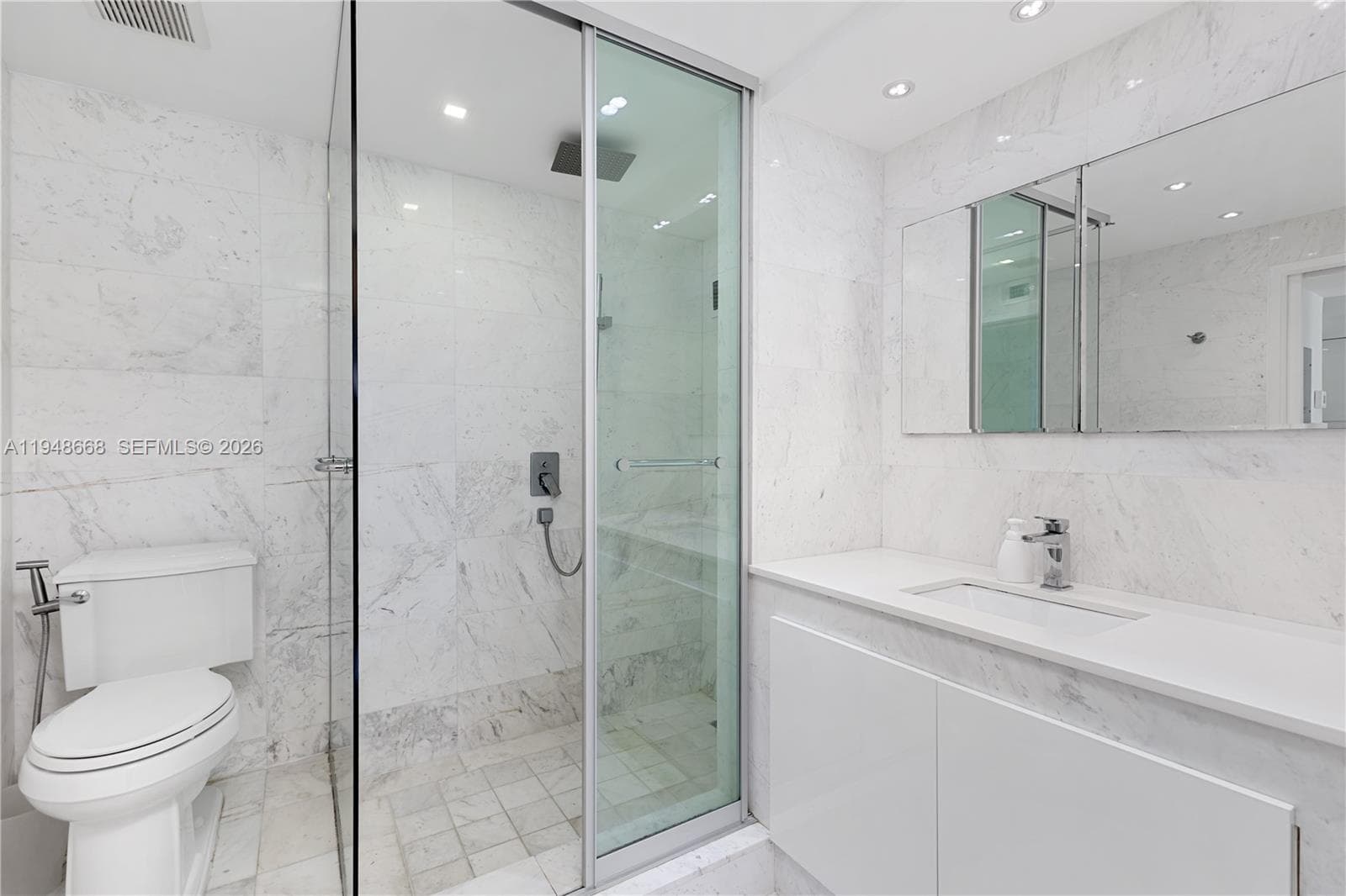 401 Ocean Dr 421 photo 5