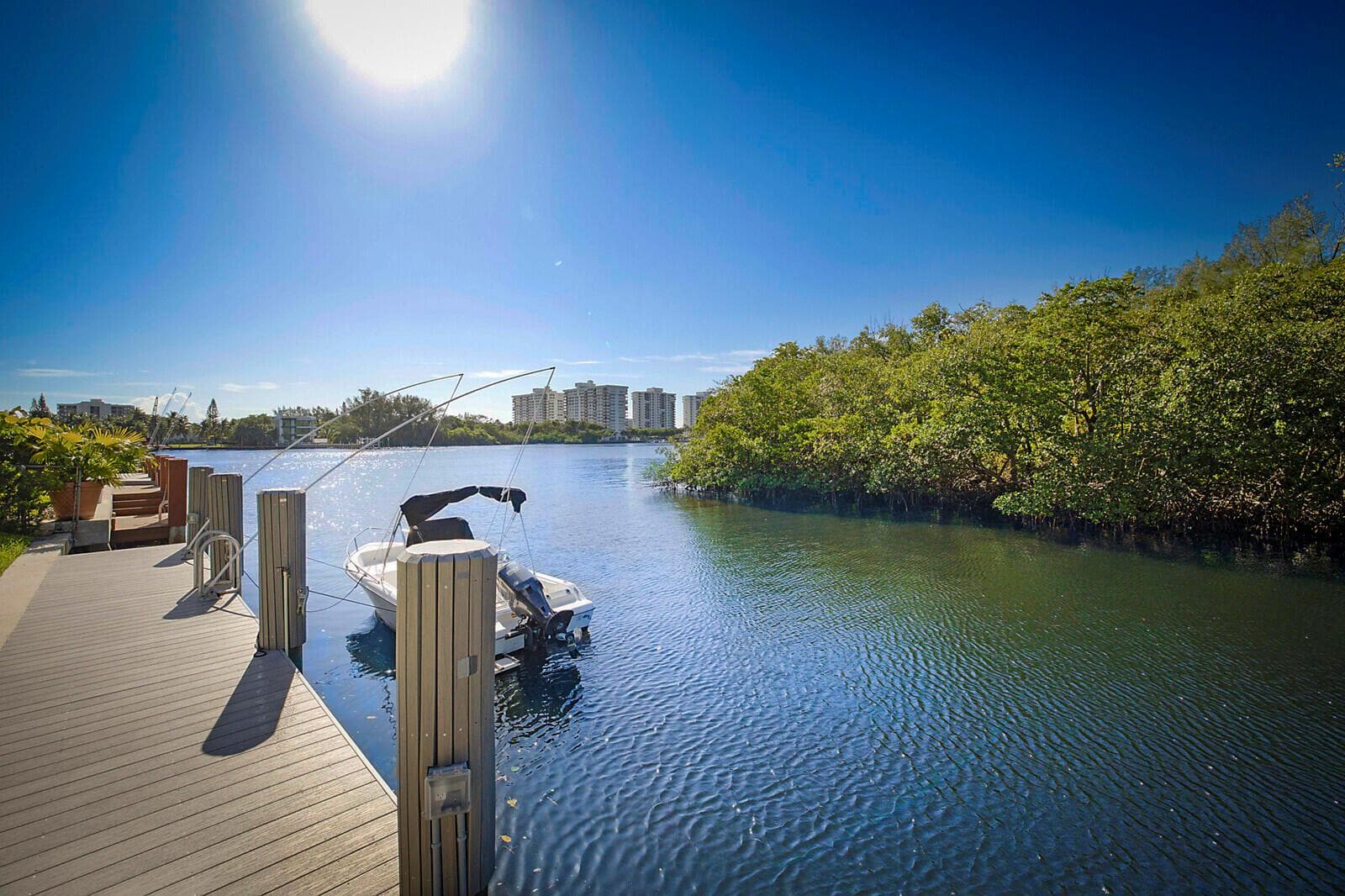 700 NE Harbour Terrace 2310 photo 24