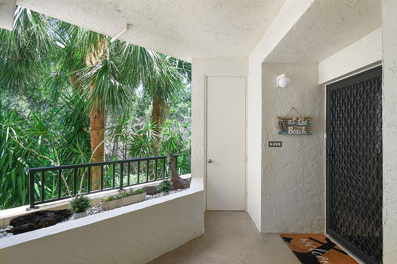 221 NE Plantation Road 211 photo 6