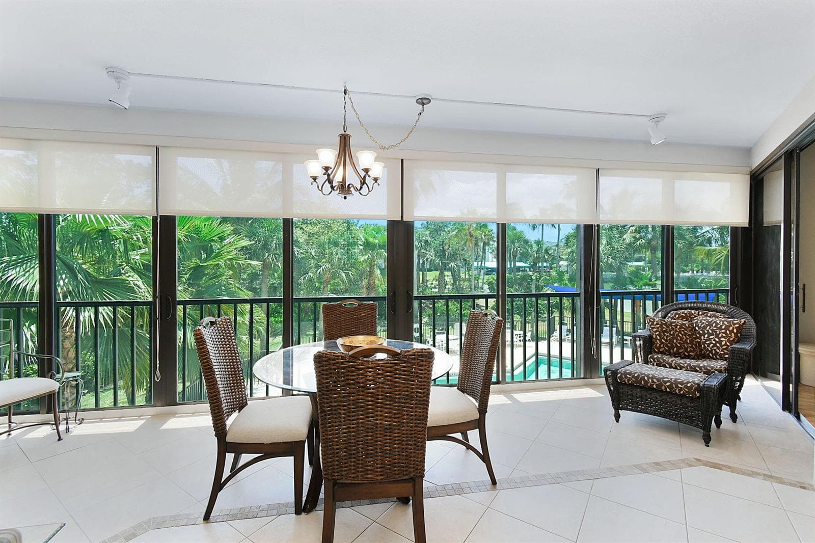 221 NE Plantation Road 211 photo 11