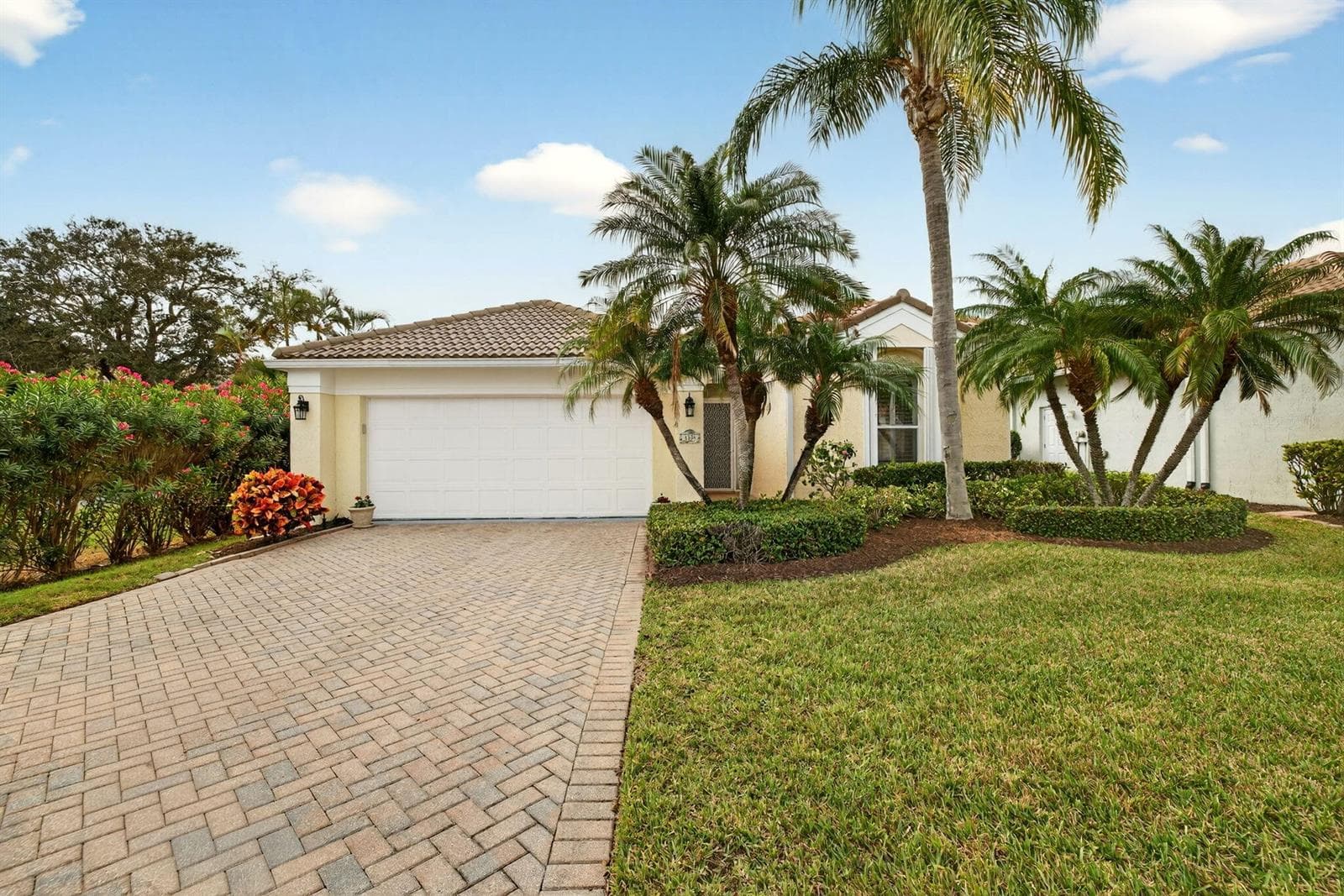 3305 Caracal Drive photo 2